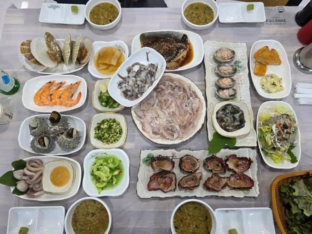3. 1박 3식 저녁 회 및 해산물