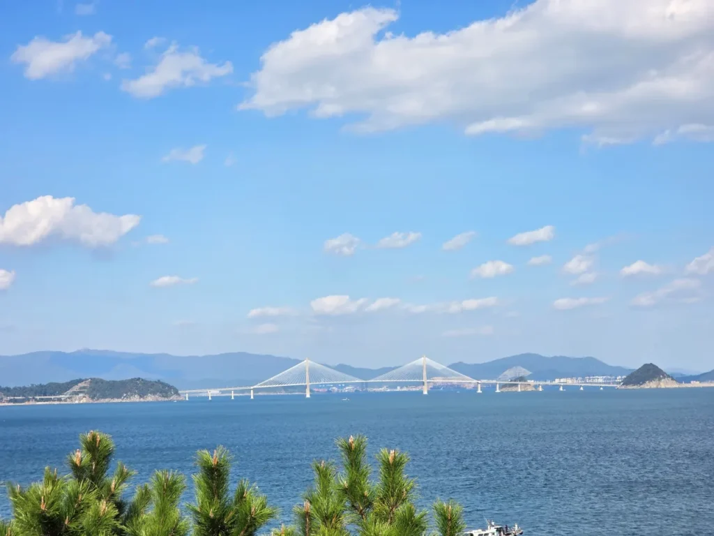 이수도에서 바라본 대교 2